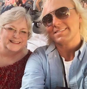 Meet your Posher, Dana